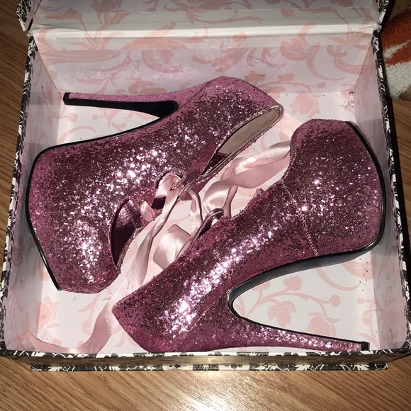 high heels pink glitter